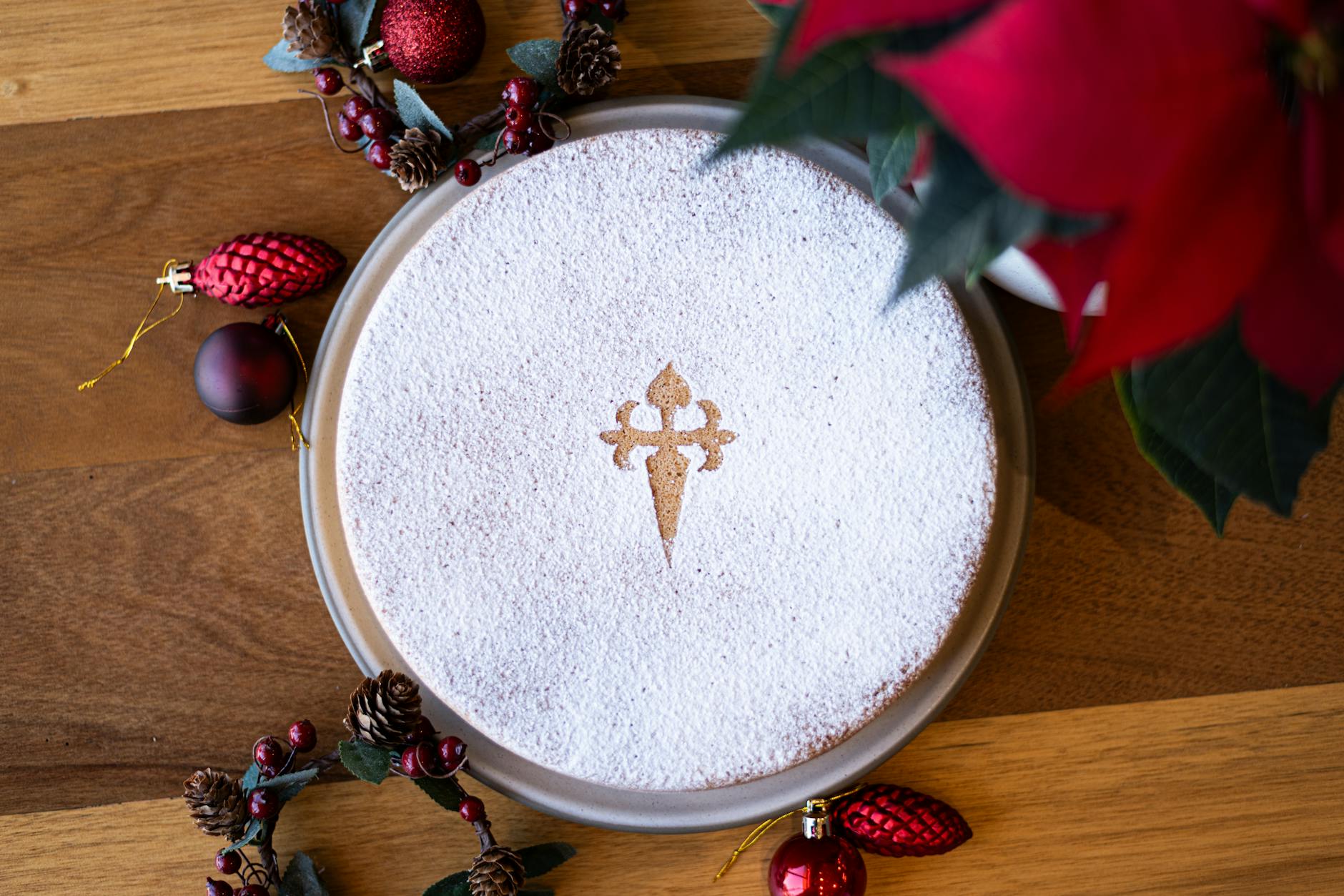 cake powdered with sugar on top